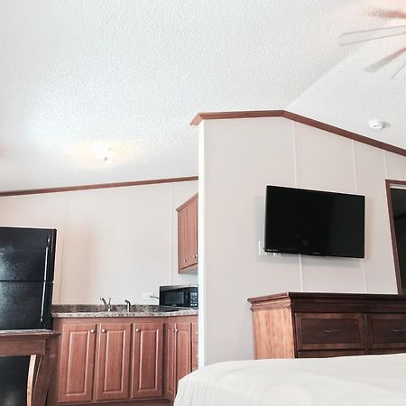 Oasis Lodge Big Lake Bagian luar foto